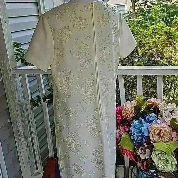 Vintage dress ivory with paisley raised pattern large - Picture 4 of 4